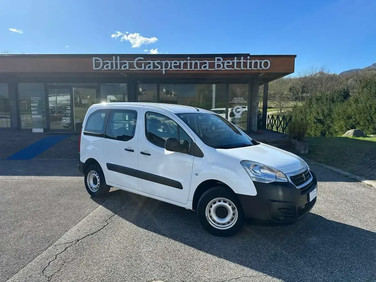 Usata Peugeot Partner Tepee 75 CV (55 kW) 2017 Bianco Monovolume