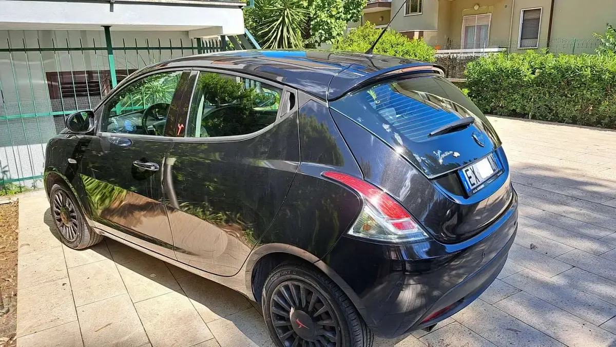 Usata Lancia Ypsilon S 69 CV (50 kW) 2014 Nero Utilitaria