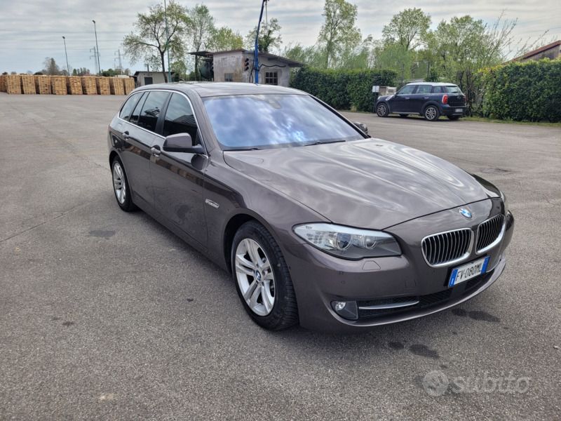 Marrone Usata 2012 BMW 530 Luxury Line Station wagon | 8400 € (Ottimo prezzo) - Immagine 1/4