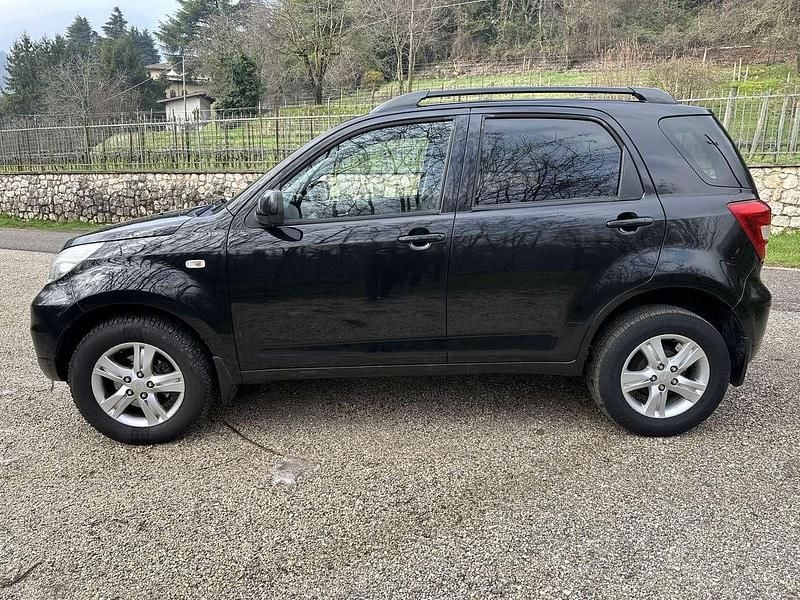 Usata Daihatsu Terios SHO 105 CV (77 kW) 2010 Nero SUV