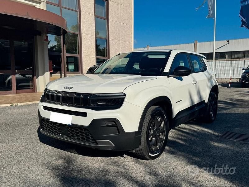 Usata Jeep Avenger Longitude 101 CV (74 kW) 2025 Bianco SUV