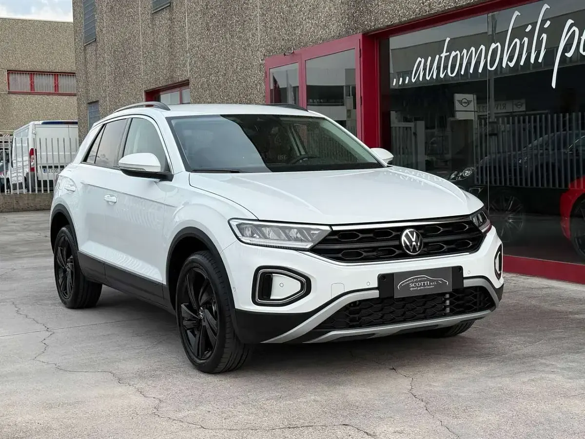 Usata VW T-Roc Cabriolet Edition 150 CV (110 kW) 2025 Bianco pure white SUV