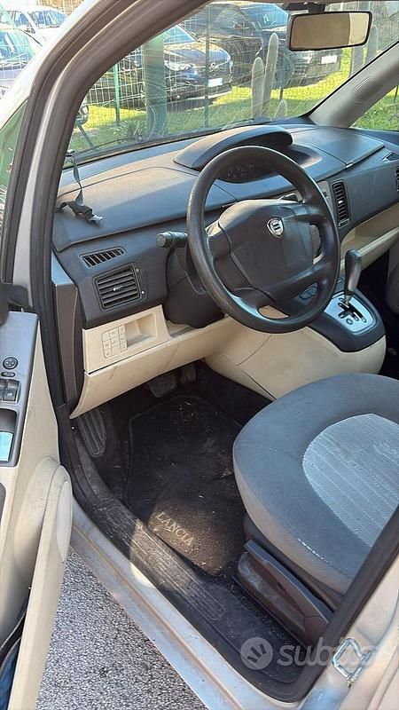 Usata Lancia Musa 2008 Grigio Monovolume