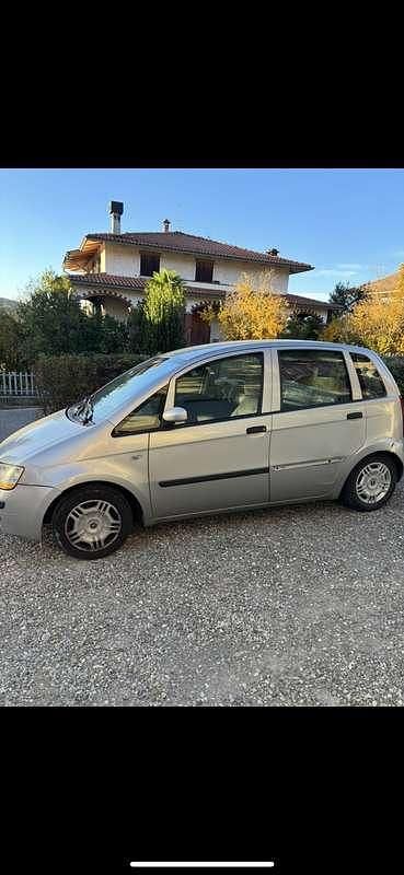 Usata Fiat Idea Active 69 CV (50 kW) 2004 Grigio Monovolume