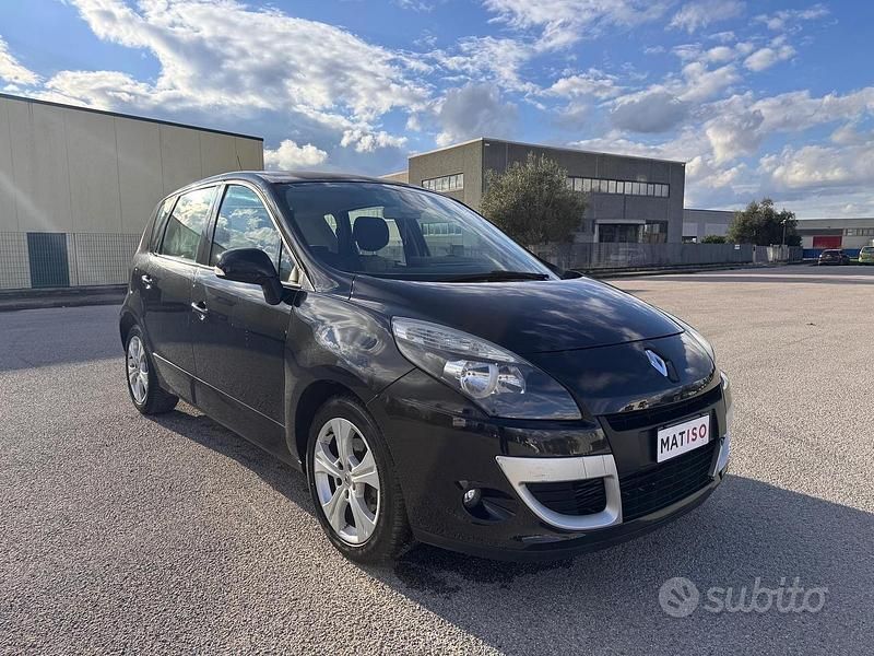 Usata Renault Scénic III Luxe 110 CV (80 kW) 2009 Nero Monovolume