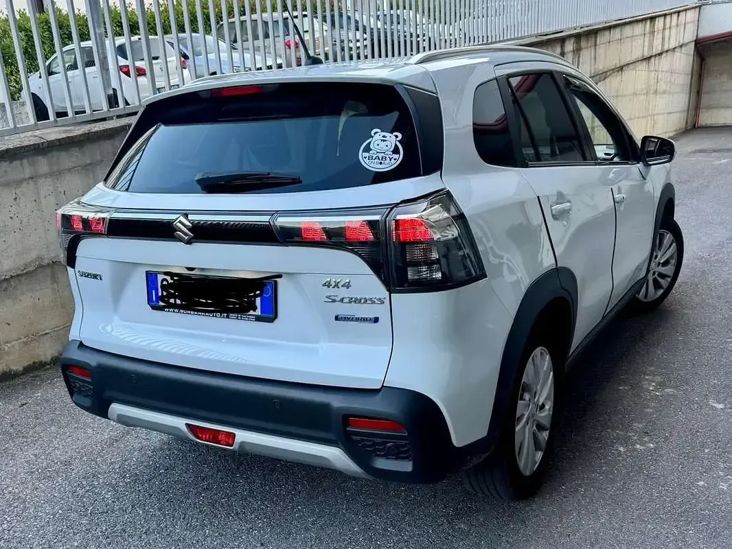 Usata Suzuki SX4 S-Cross 129 CV (94 kW) 2022 Bianco SUV