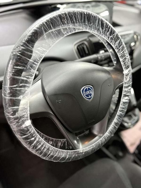 Usata Lancia Ypsilon Gold 95 CV (69 kW) 2012 Bianco Utilitaria