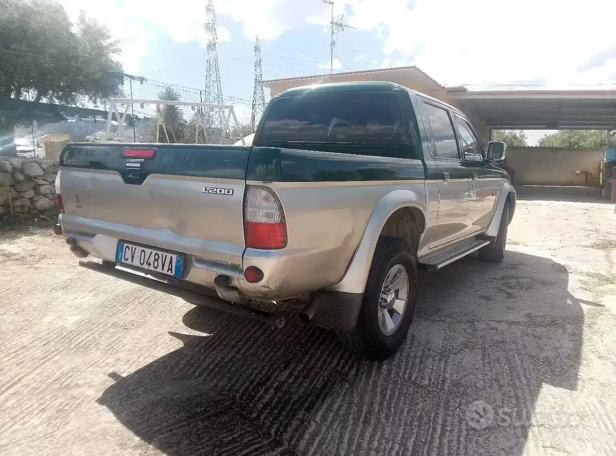 Usata Mitsubishi L200 115 CV (84 kW) 2005 Pick-up