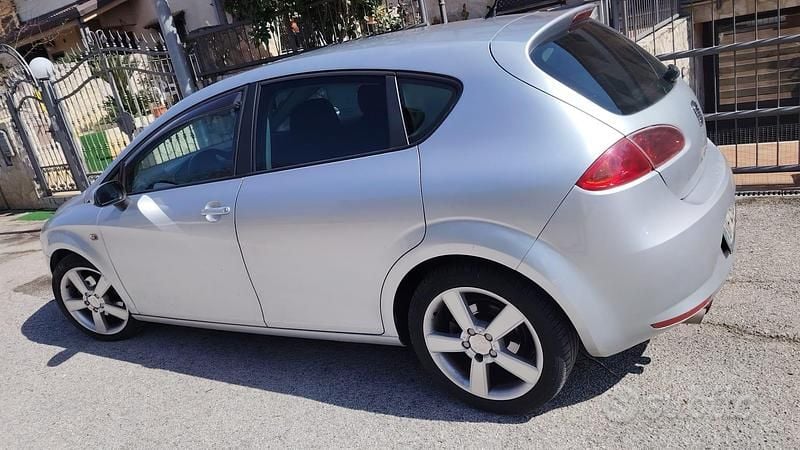 Usata Seat Leon Stylance 140 CV (102 kW) 2007 Grigio Utilitaria