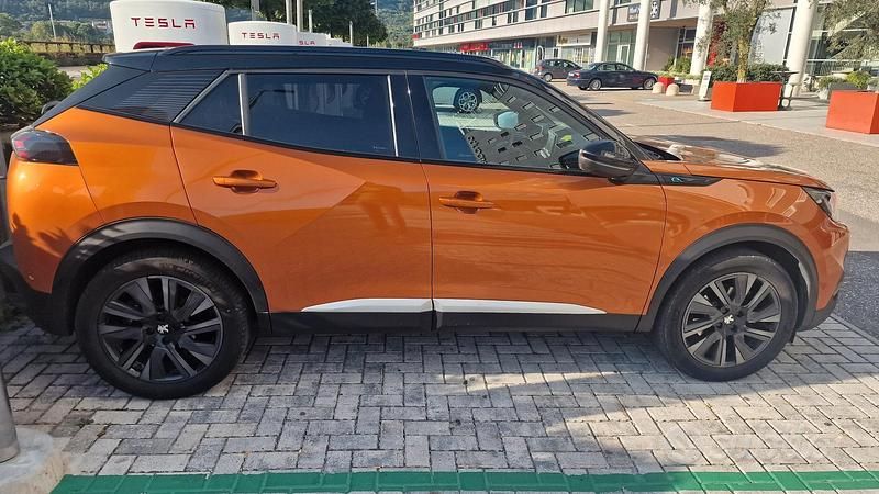 Usata Peugeot e-2008 GT 100 kW (136 CV) 2021 SUV