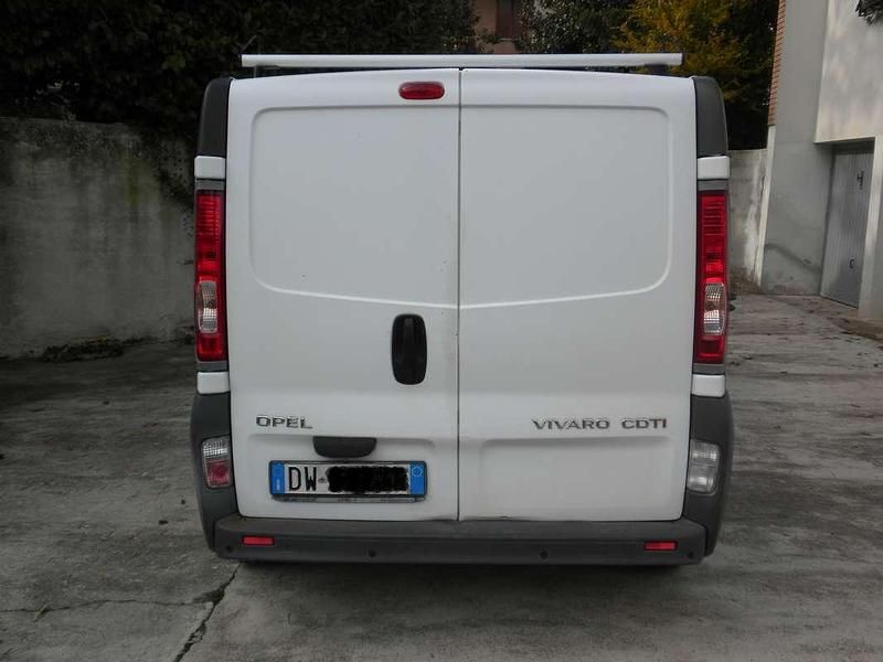 Usata Opel Vivaro 114 CV (83 kW) 2009 Bianco Monovolume