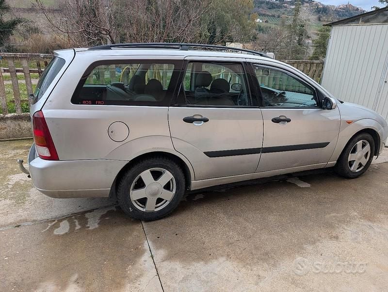Usata Ford Focus 2000 Grigio Station wagon