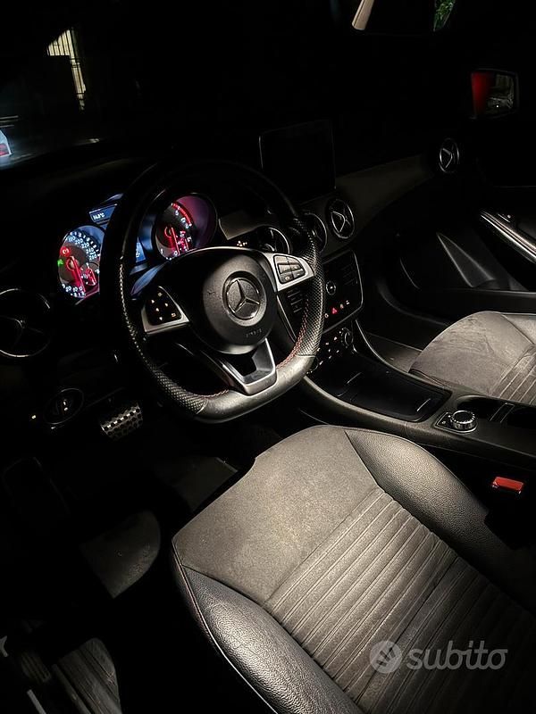 Usata Mercedes CLA220 177 CV (130 kW) 2015 Grigio Berlina
