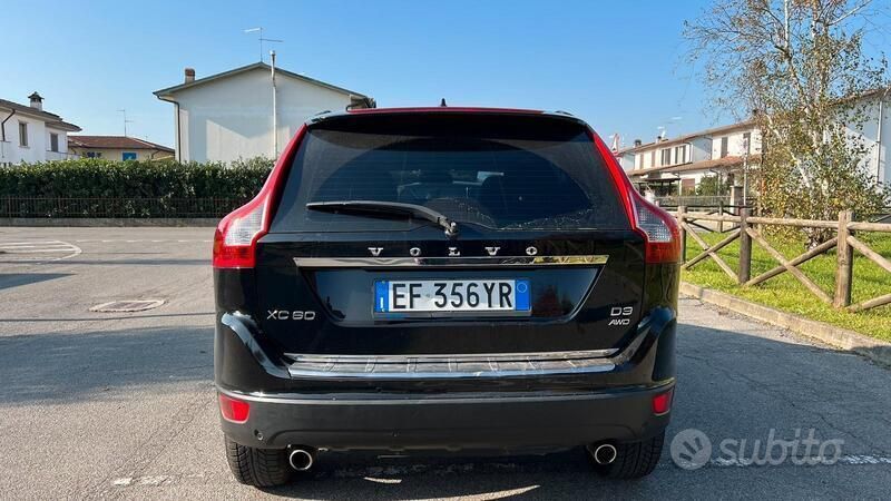 Nero Usata 2011 Volvo XC60 SUV | 8000 € (Buon prezzo) - Immagine 1/4