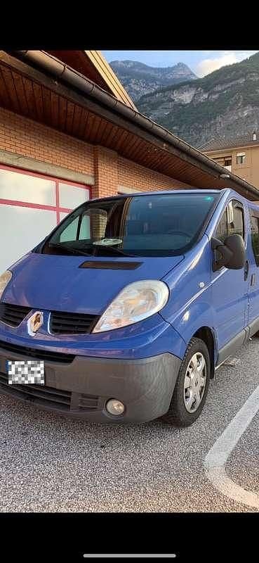 Blu/azzurro Usata 2010 Renault Trafic Furgone | 5700 € (Cara) - Immagine 1/4
