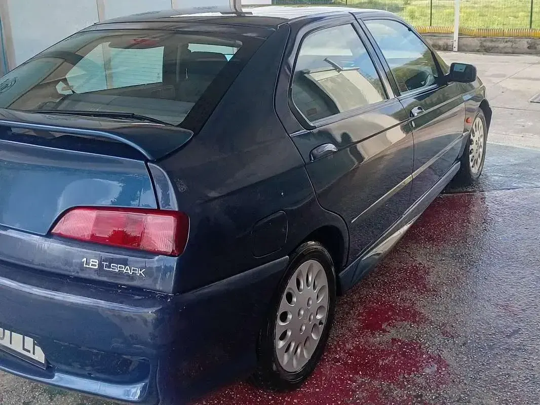 Usata Alfa Romeo 146 144 CV (105 kW) 1997 Utilitaria