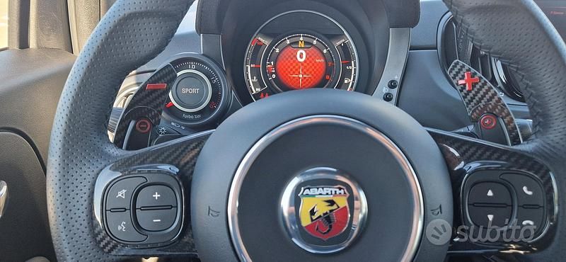 Usata Abarth 695 180 CV (132 kW) 2024 Grigio Utilitaria