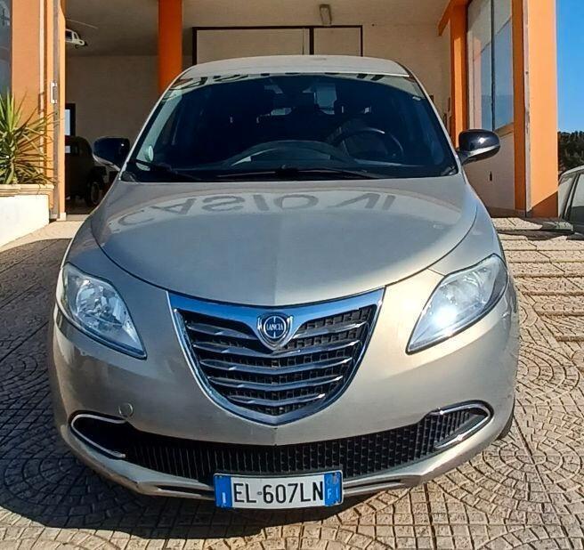 Usato 2012 Lancia Ypsilon 0.9 Benzin 85 CV (6.700 €)