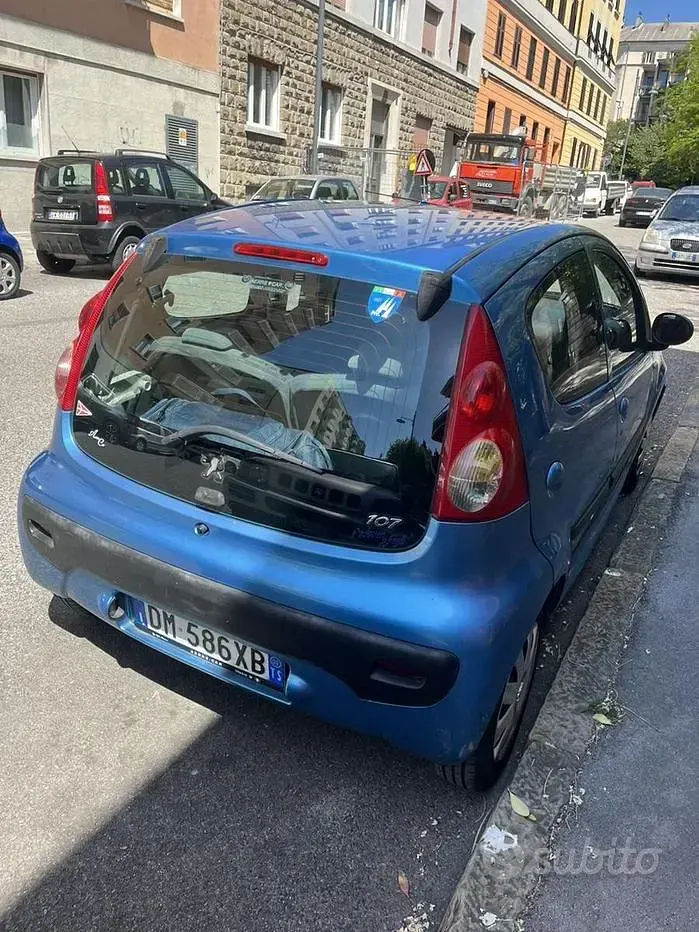 Käytetty Peugeot 107 68 HP (50 kW) 2008 Sininen Viistoperä