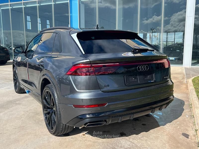 Nuova Audi Q8 S-Line 286 CV (210 kW) 2026 Gray SUV