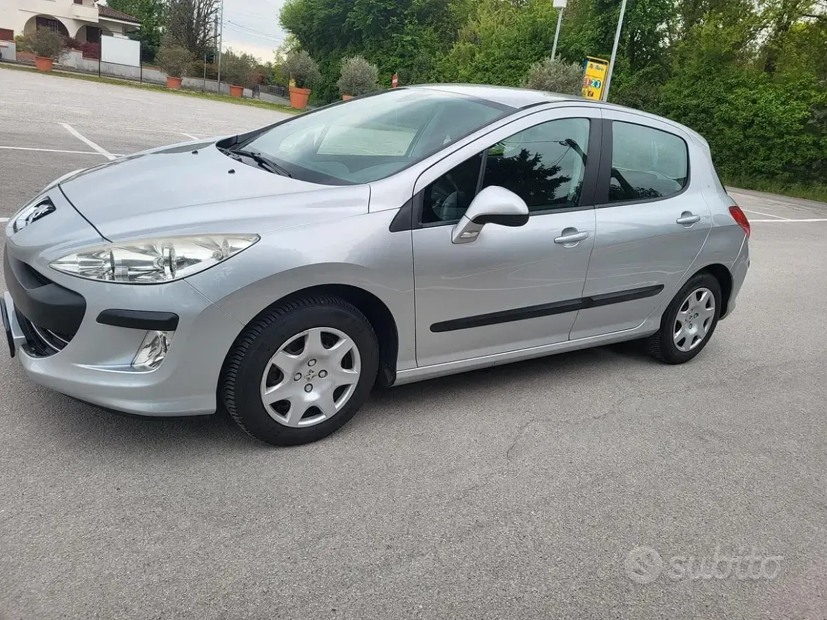 Usata Peugeot 308 98 CV (72 kW) 2011 Grigio Berlina