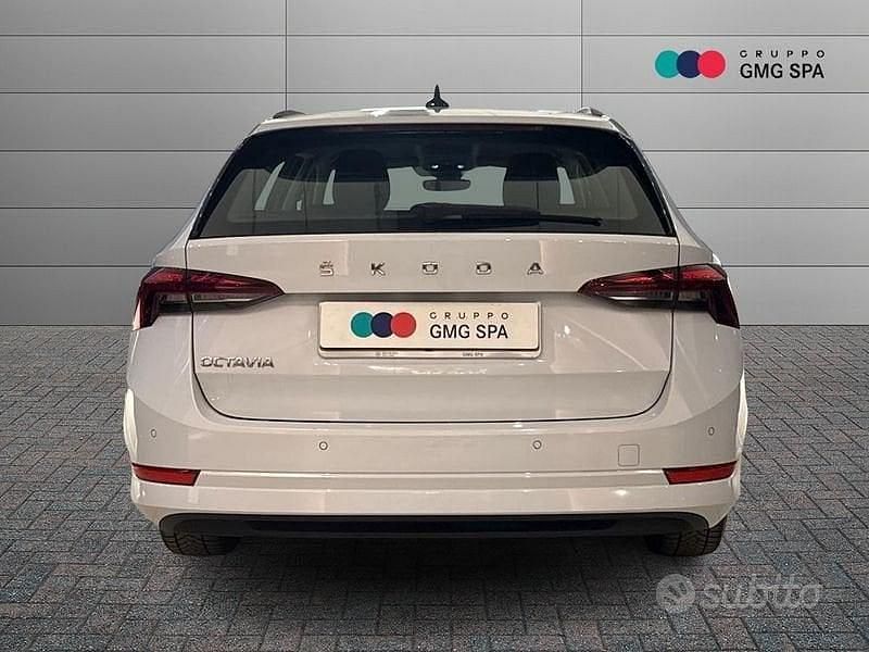 Usata Skoda Octavia Executive 150 CV (110 kW) 2024 Bianco Station wagon