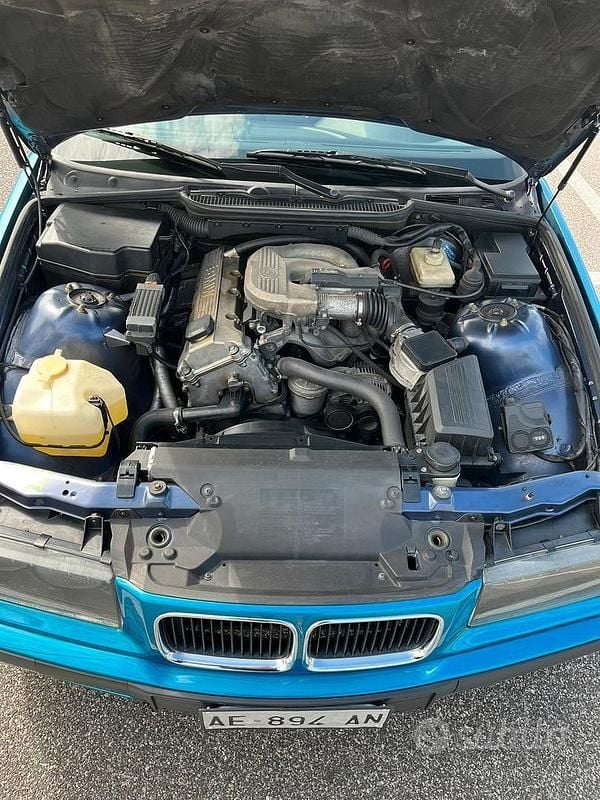 Usata BMW 316 102 CV (75 kW) 1995 Blu Berlina