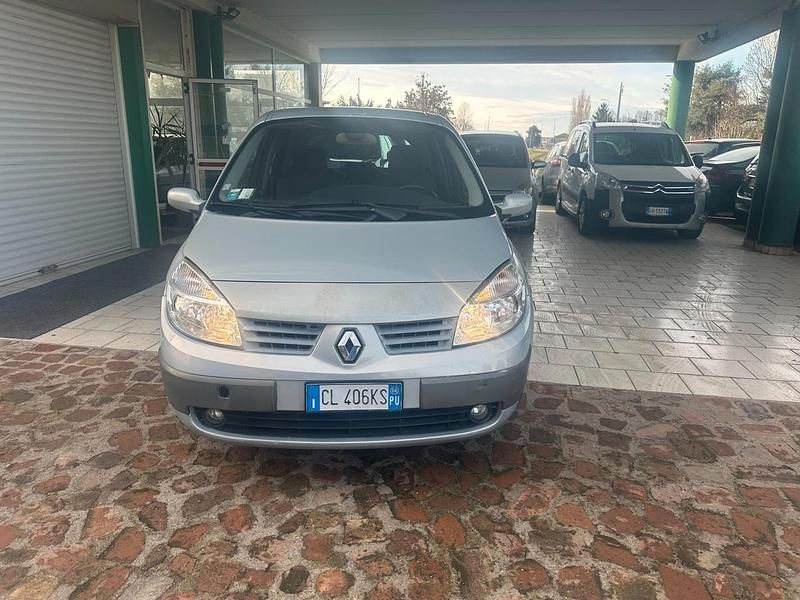 Usata Renault Scénic II Dynamique 105 CV (77 kW) 2004 Argento Monovolume