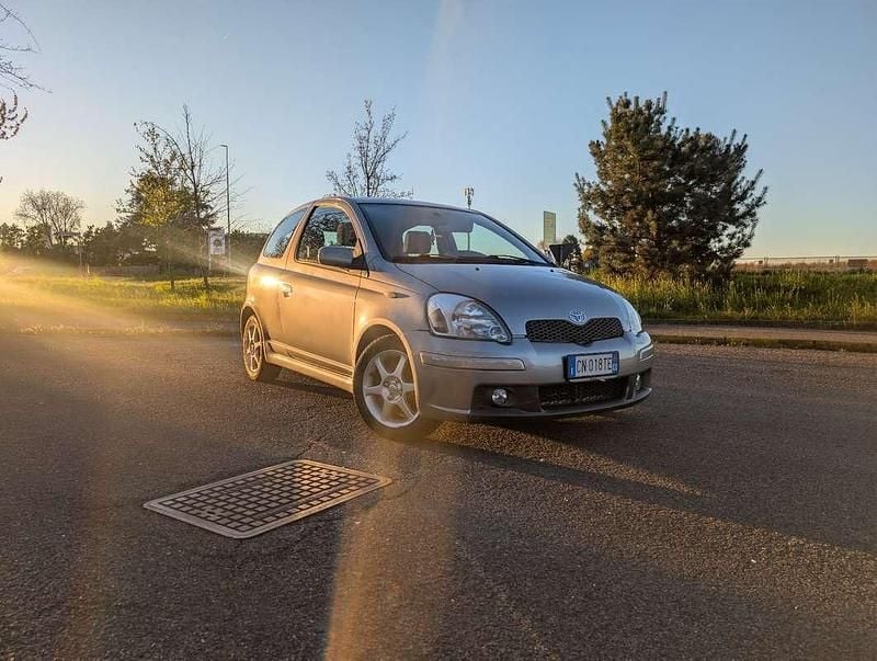 Usata Toyota Yaris 105 CV (77 kW) 2004 Utilitaria