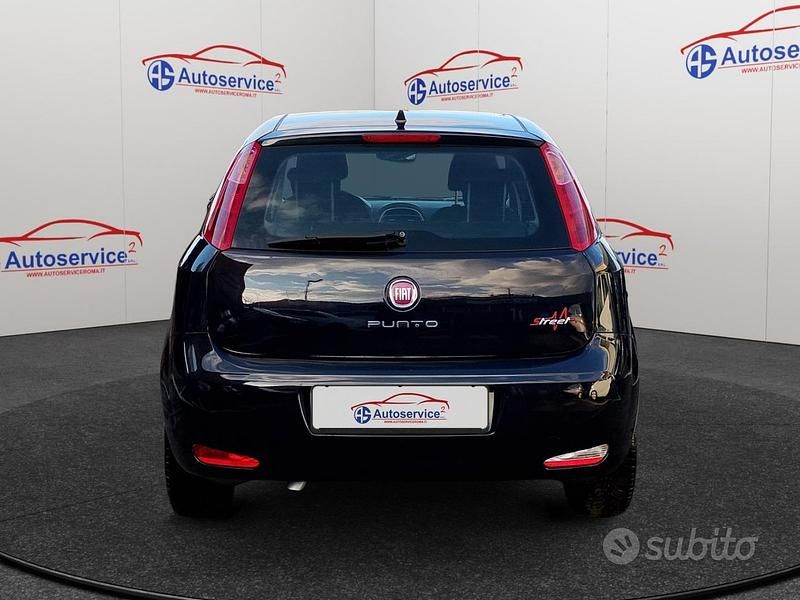 Usata Fiat Punto Lounge 2015 Blu Utilitaria