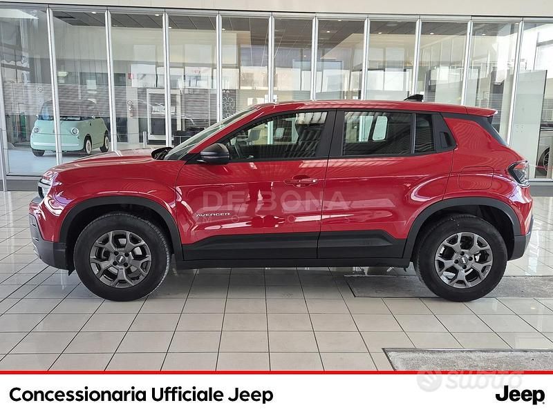Usata Jeep Avenger Longitude 101 CV (74 kW) 2023 Rosso SUV