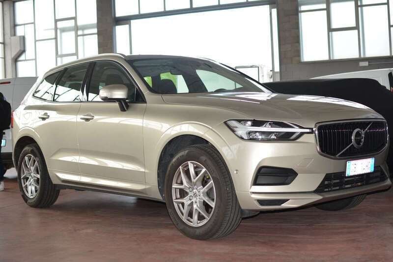 Usata Volvo XC60 Business Edition 197 CV (144 kW) 2020 Oro SUV