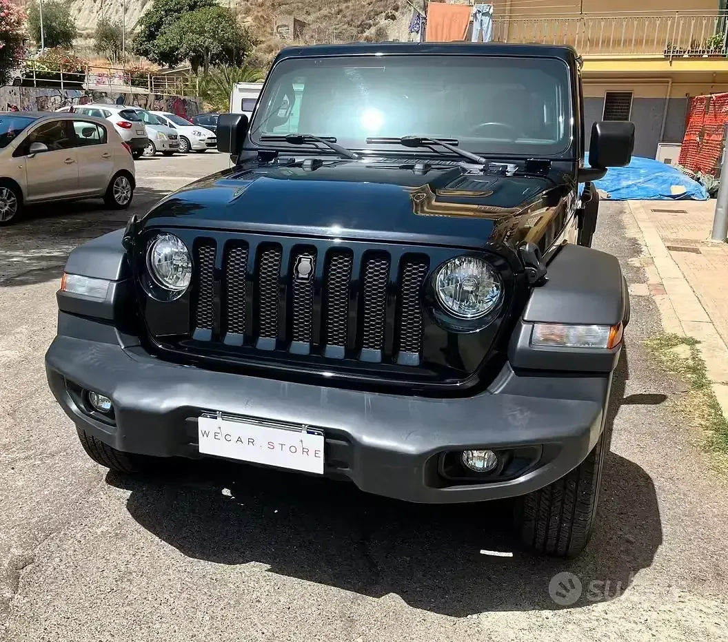 Usata Jeep Wrangler Unlimited Sahara 200 CV (147 kW) 2020 Nero SUV