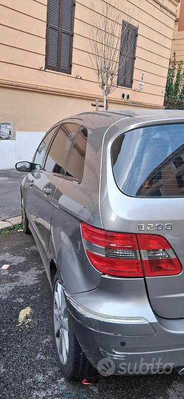 Usata Mercedes B200 140 CV (102 kW) 2006 Grigio Monovolume