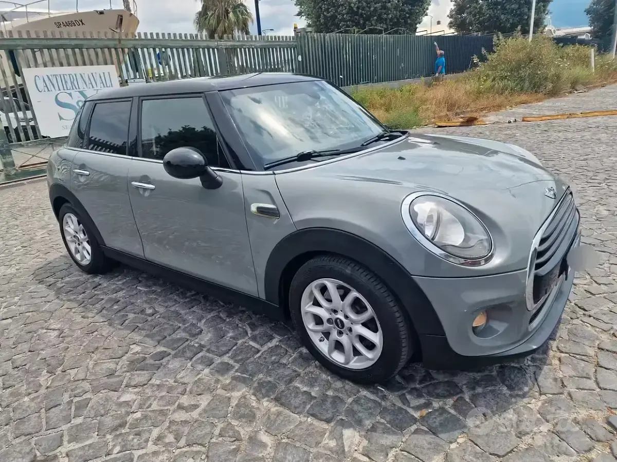Usata Mini Cooper D 116 CV (85 kW) 2015 Grigio Utilitaria