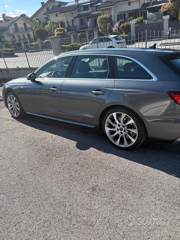Usata Audi A4 S-Line 204 CV (150 kW) 2024 Grigio Station wagon