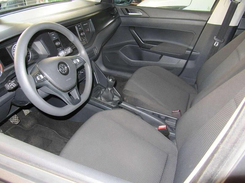 Usata VW Polo Trendline 65 CV (47 kW) 2017 Bay gray Berlina