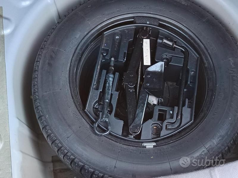 Usata Citroën C4 90 CV (66 kW) 2008 Grigio Berlina