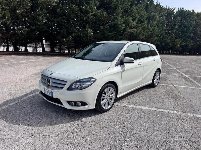 Usata Mercedes B180 Executive 108 CV (79 kW) 2014 Bianco Monovolume
