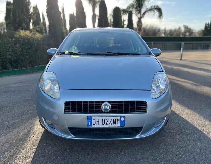 Usata Fiat Grande Punto 60 CV (44 kW) 2007 Argento Utilitaria