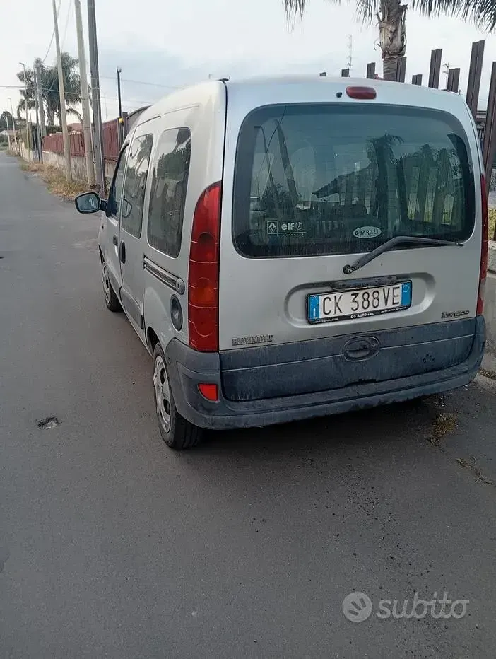 Usata Renault Kangoo 82 CV (60 kW) 2004 Grigio Monovolume