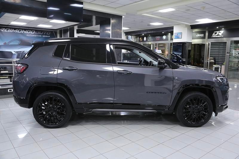Begagnad Jeep Compass 180 HK (132 kW) 2022 Blå SUV