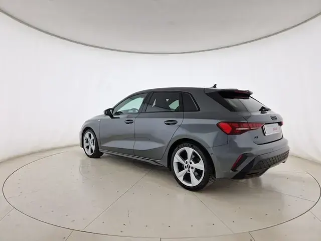 Gebraucht Audi A3 S-Line 150 PS (110 kW) 2025 Grau Limousine