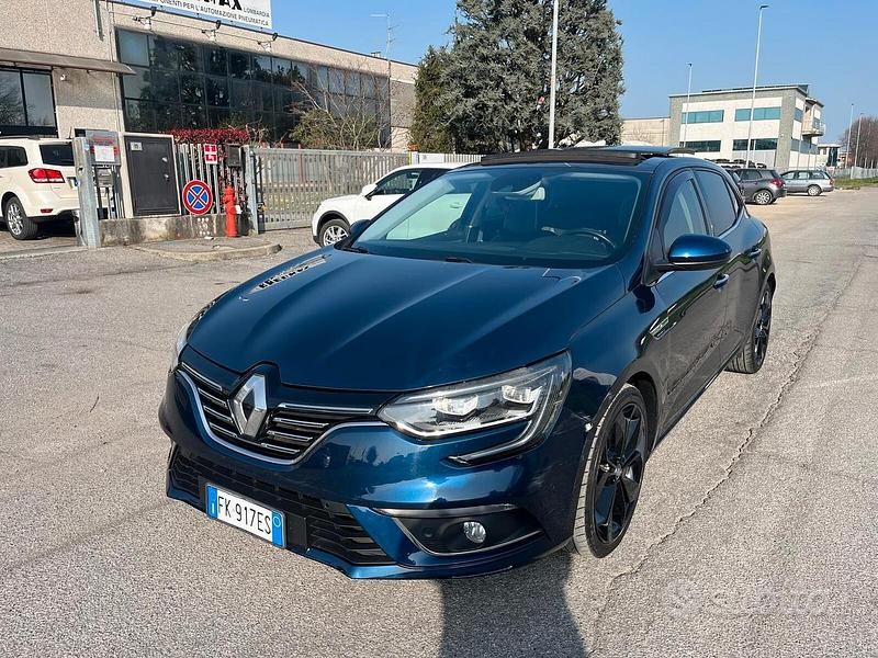 Usata Renault Mégane IV Bose Edition 110 CV (80 kW) 2017 Blu Berlina