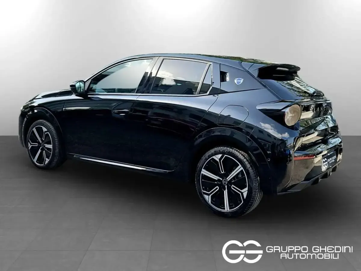 Usata Lancia Ypsilon 101 CV (74 kW) 2025 Nero ardesia Utilitaria