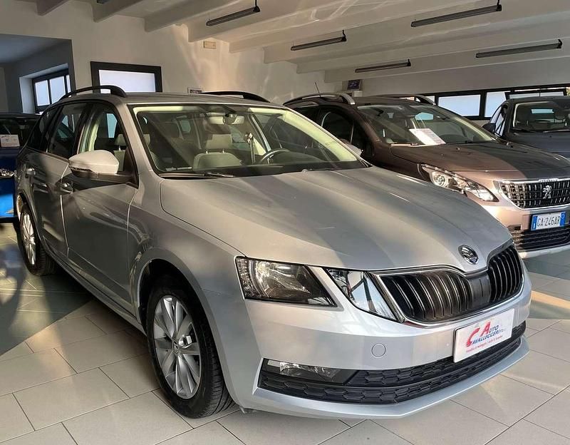 Usata Skoda Octavia Executive 150 CV (110 kW) 2018 Argento Station wagon