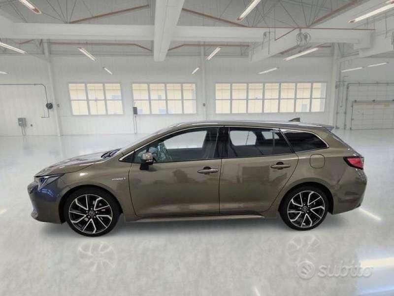 Usata Toyota Corolla Lounge 179 CV (131 kW) 2019 Grigio Station wagon