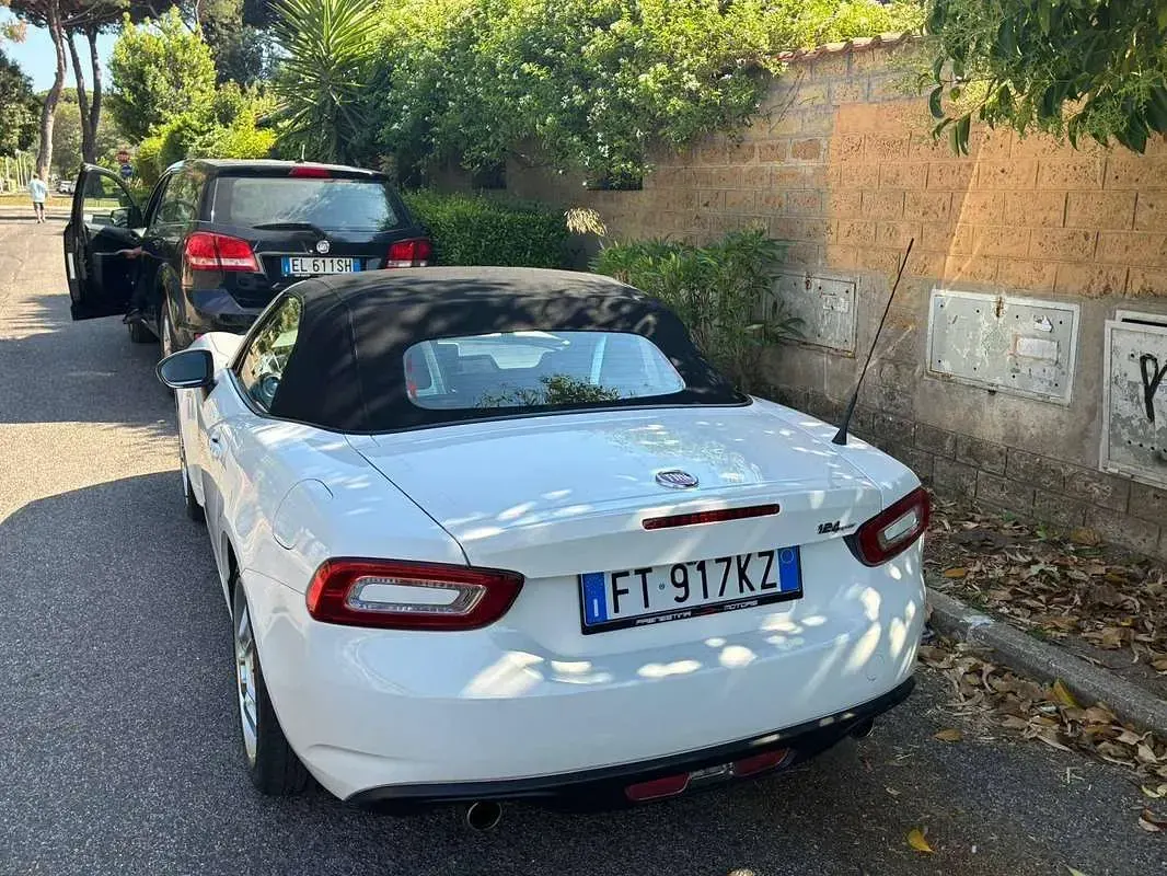 Usata Fiat 124 Spider Lusso 140 CV (102 kW) 2016 Bianco Cabrio