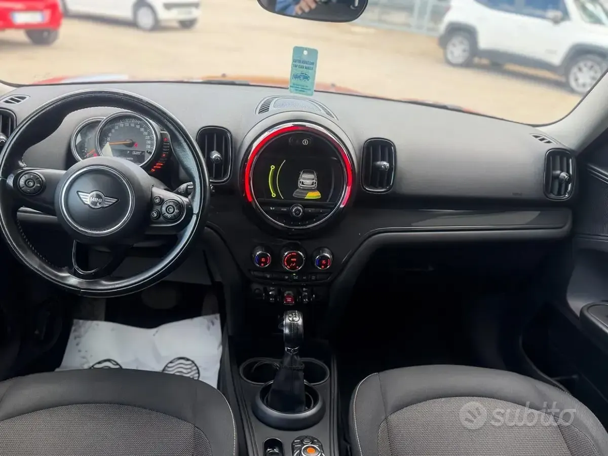 Usata Mini Cooper D Countryman Hype 150 CV (110 kW) 2017 Arancione SUV