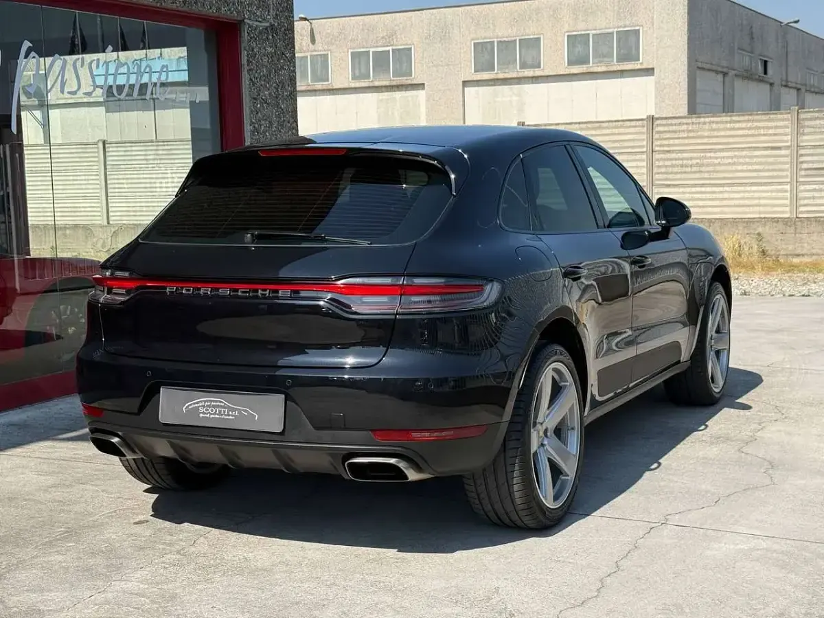 Usata Porsche Macan 245 CV (180 kW) 2021 Ner jet met. SUV